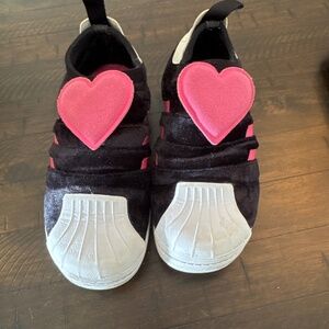 Valentines adidas superstars